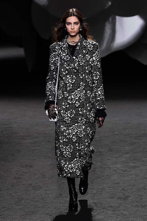 chanel collezione autunno inverno 2023|La sfilata Chanel Haute Couture Autunno Inverno 2023 2024.